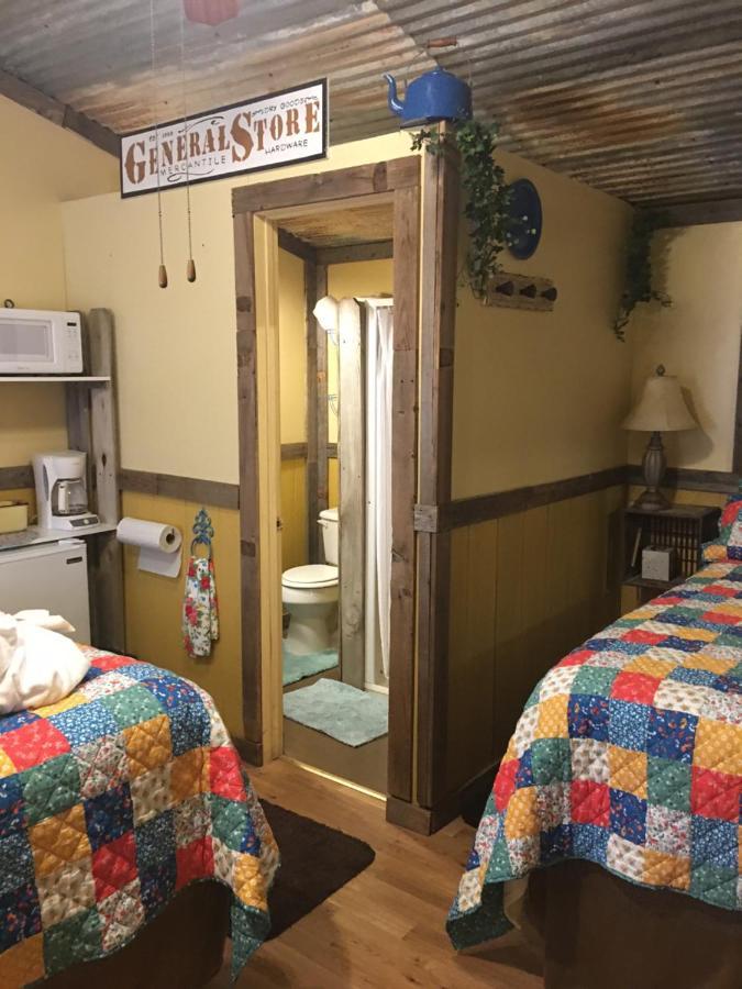 Acorn Hideaways Canton Charming Pioneer Suite 1890'S General Store Exteriör bild