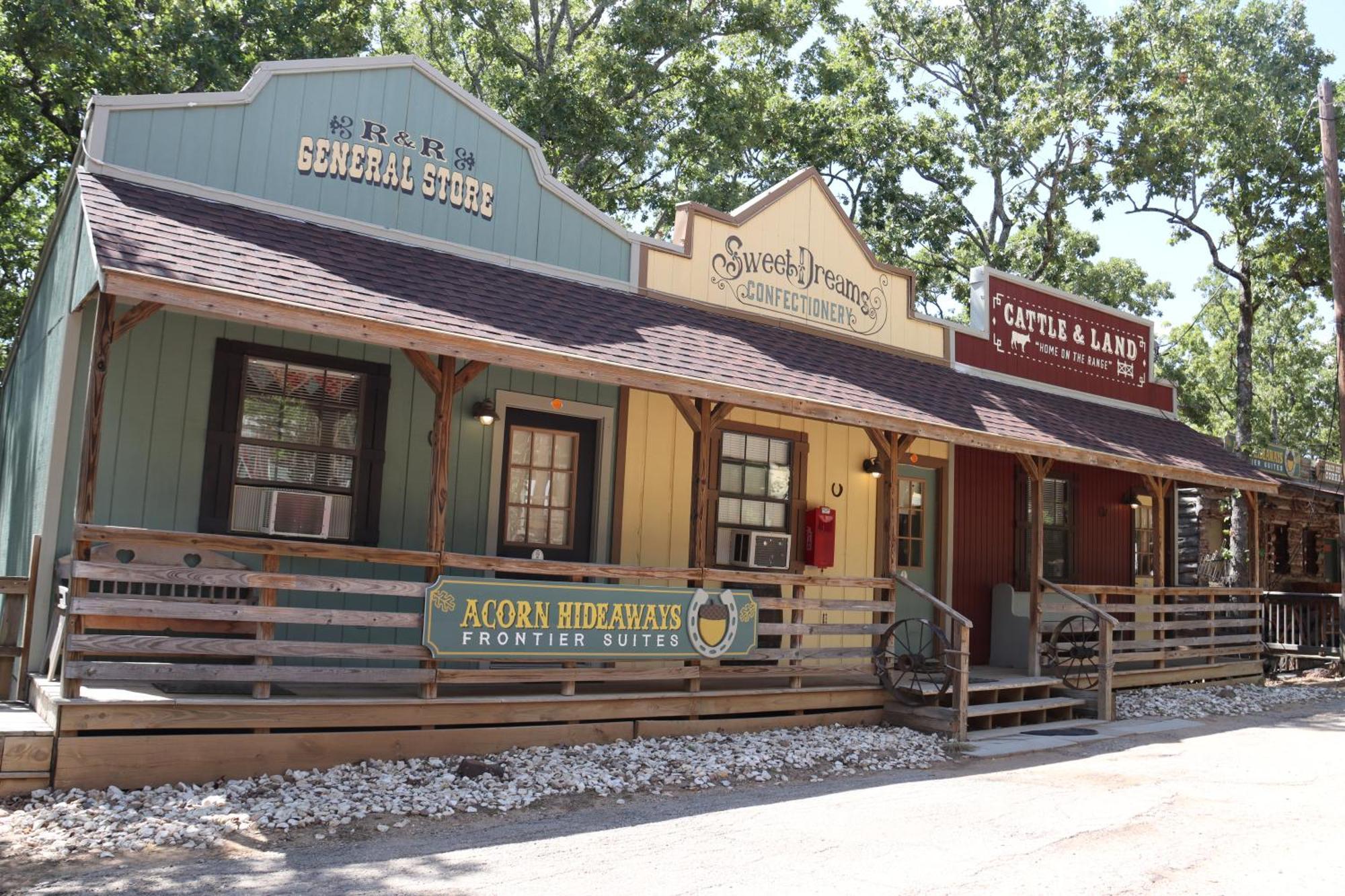 Acorn Hideaways Canton Charming Pioneer Suite 1890'S General Store Exteriör bild